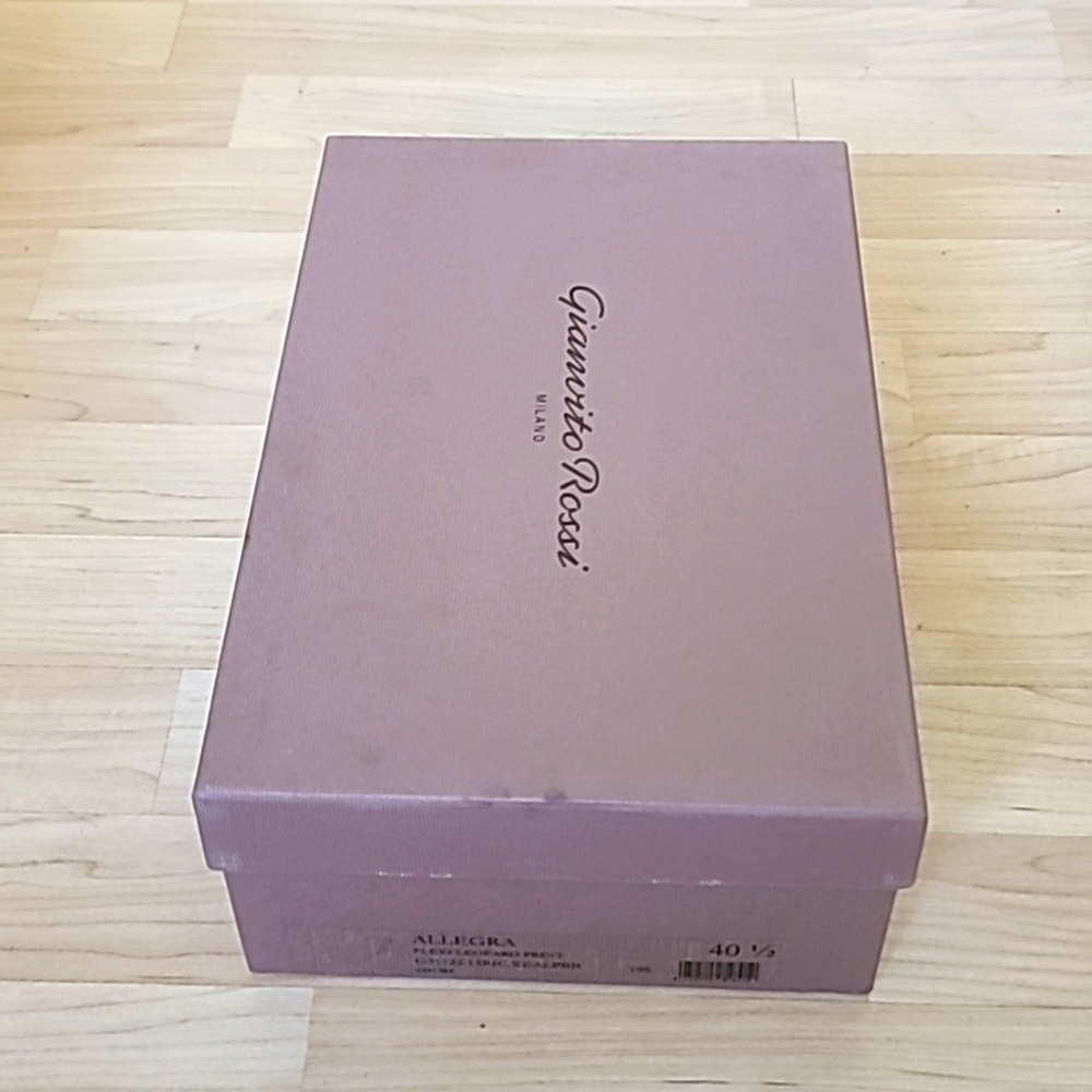 GIANVITO ROSSI EMPTY SHOES BOX excellent condition with Dust bag 12"×8"×4"